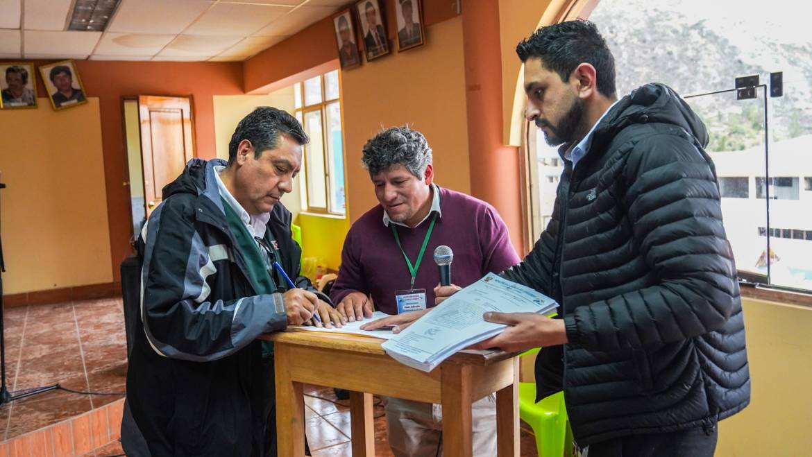 Firma de Convenio Represamiento de Laguna Anchapillay