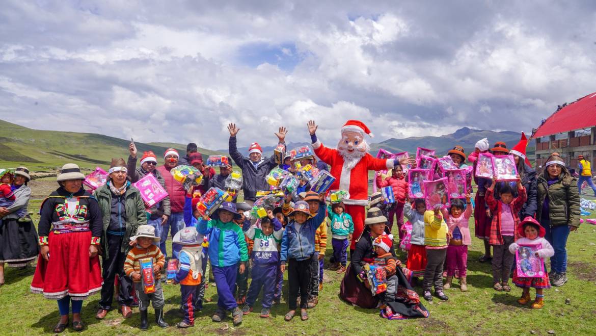 “FELIZ NAVIDAD MI COYLLURQUI”